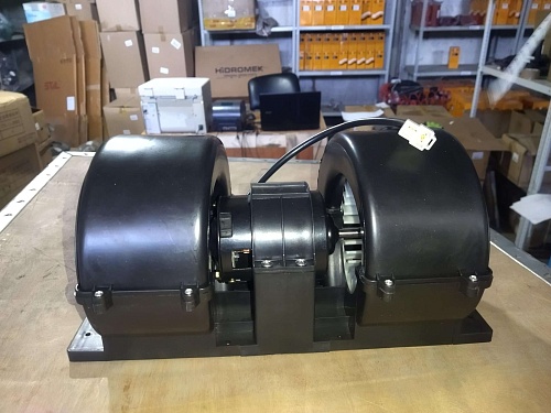 Мотор отопителя ZHF-328/KT16-2X09C Мотор отопителя ZHF-328/KT16-2X09C